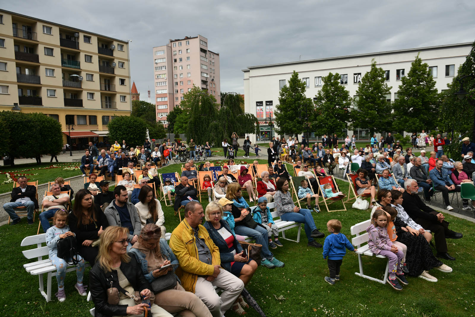 Koncert Posłuchajcie Chopina na Placu Powstańców Wielkopolskich