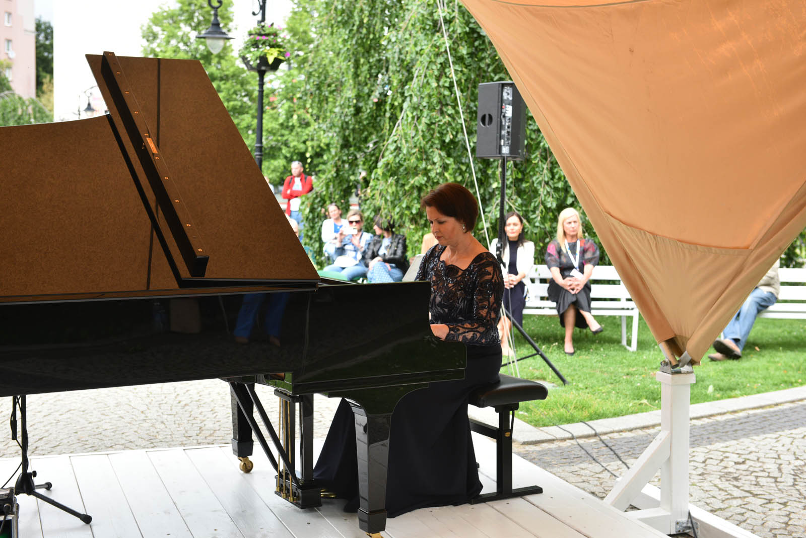 Koncert Posłuchajcie Chopina na Placu Powstańców Wielkopolskich