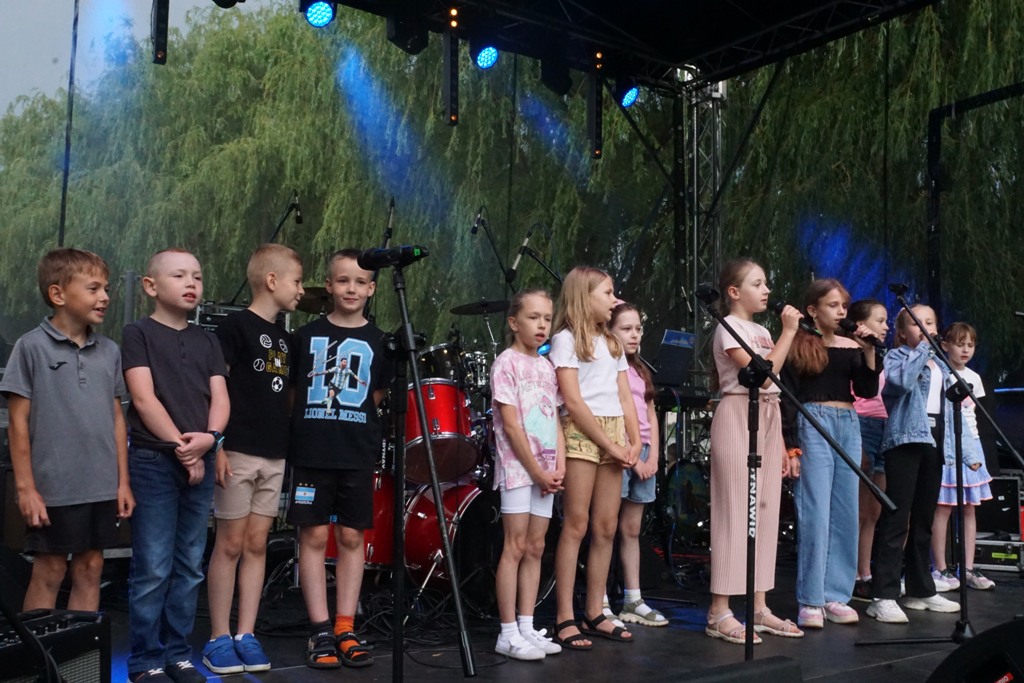 Mieszkańcy gminy Kunice bawią się na tradycyjnej majówce cz. 3