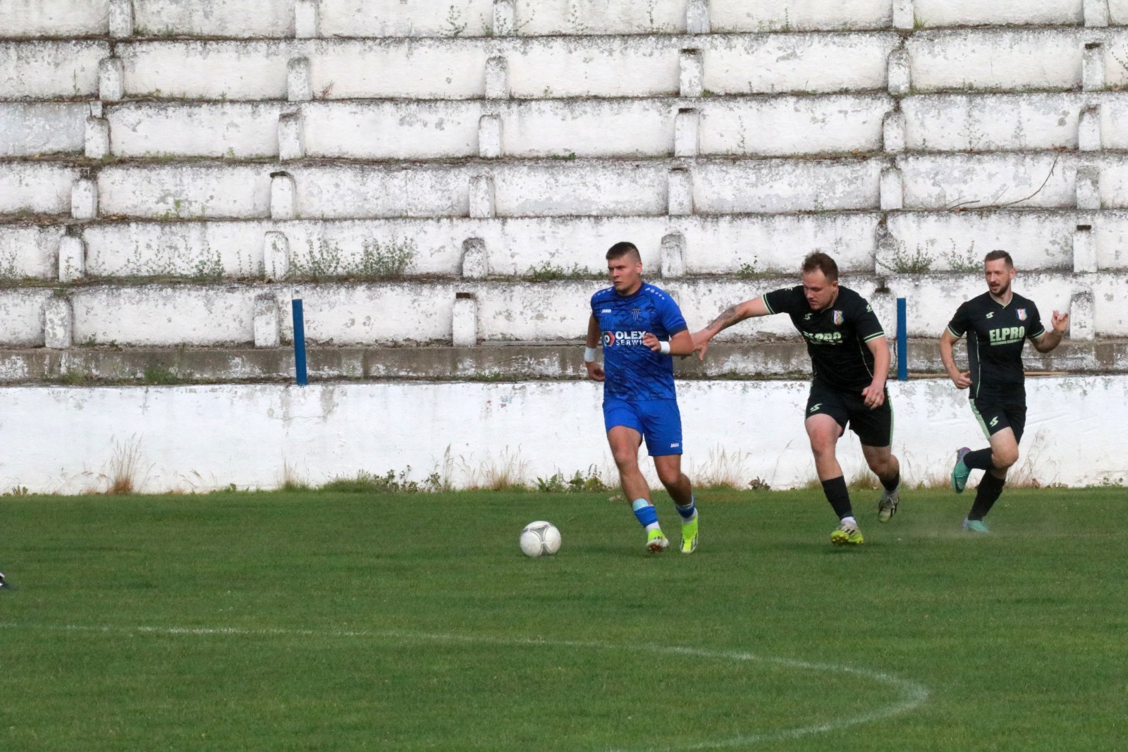 Mimo remisu do przerwy Konfeks 