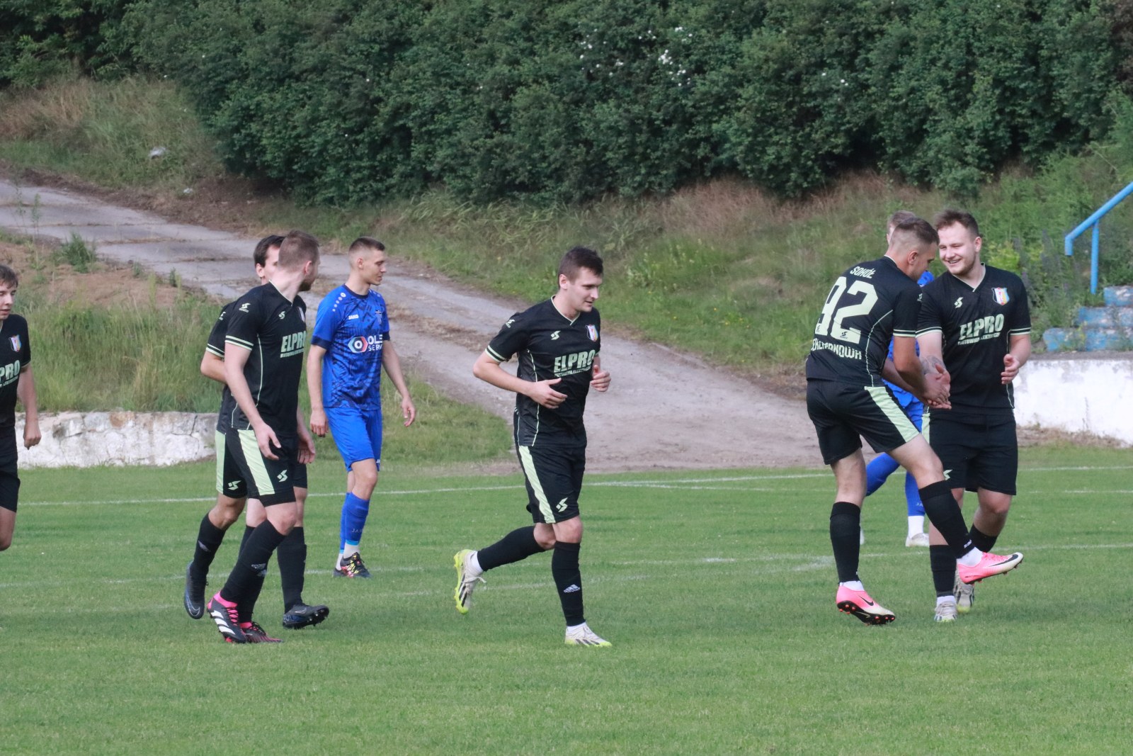 Mimo remisu do przerwy Konfeks 