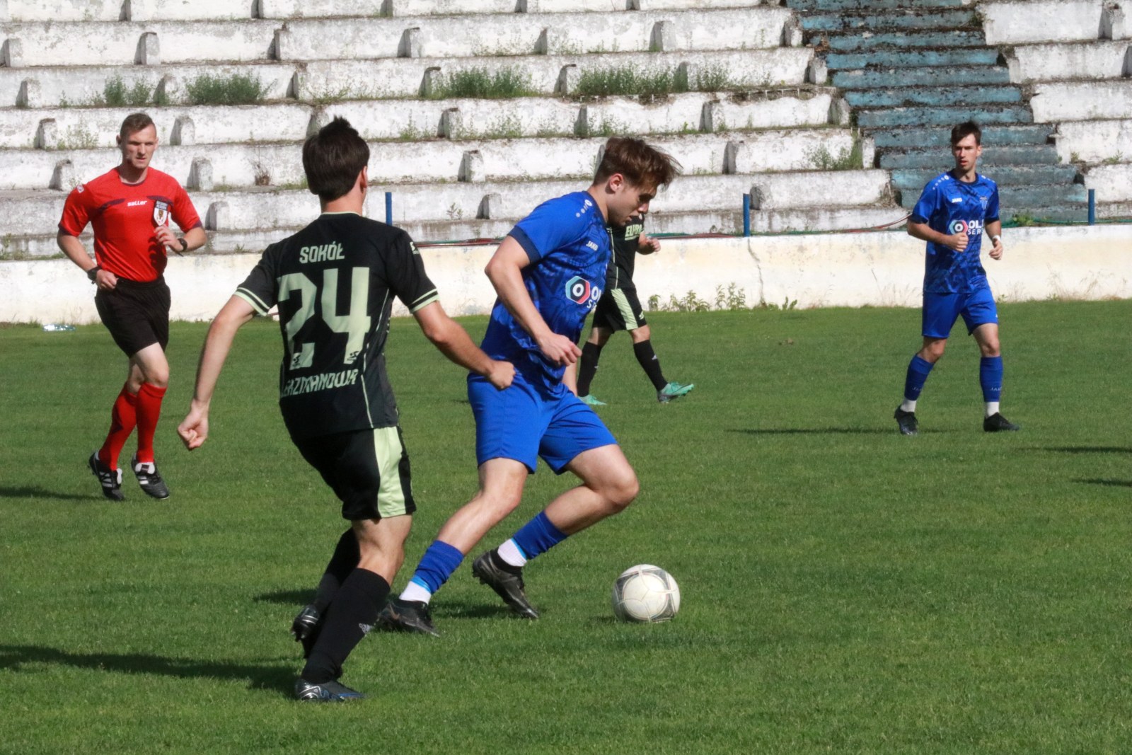 Mimo remisu do przerwy Konfeks 