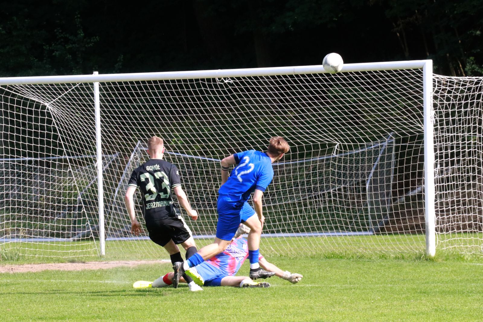 Mimo remisu do przerwy Konfeks 