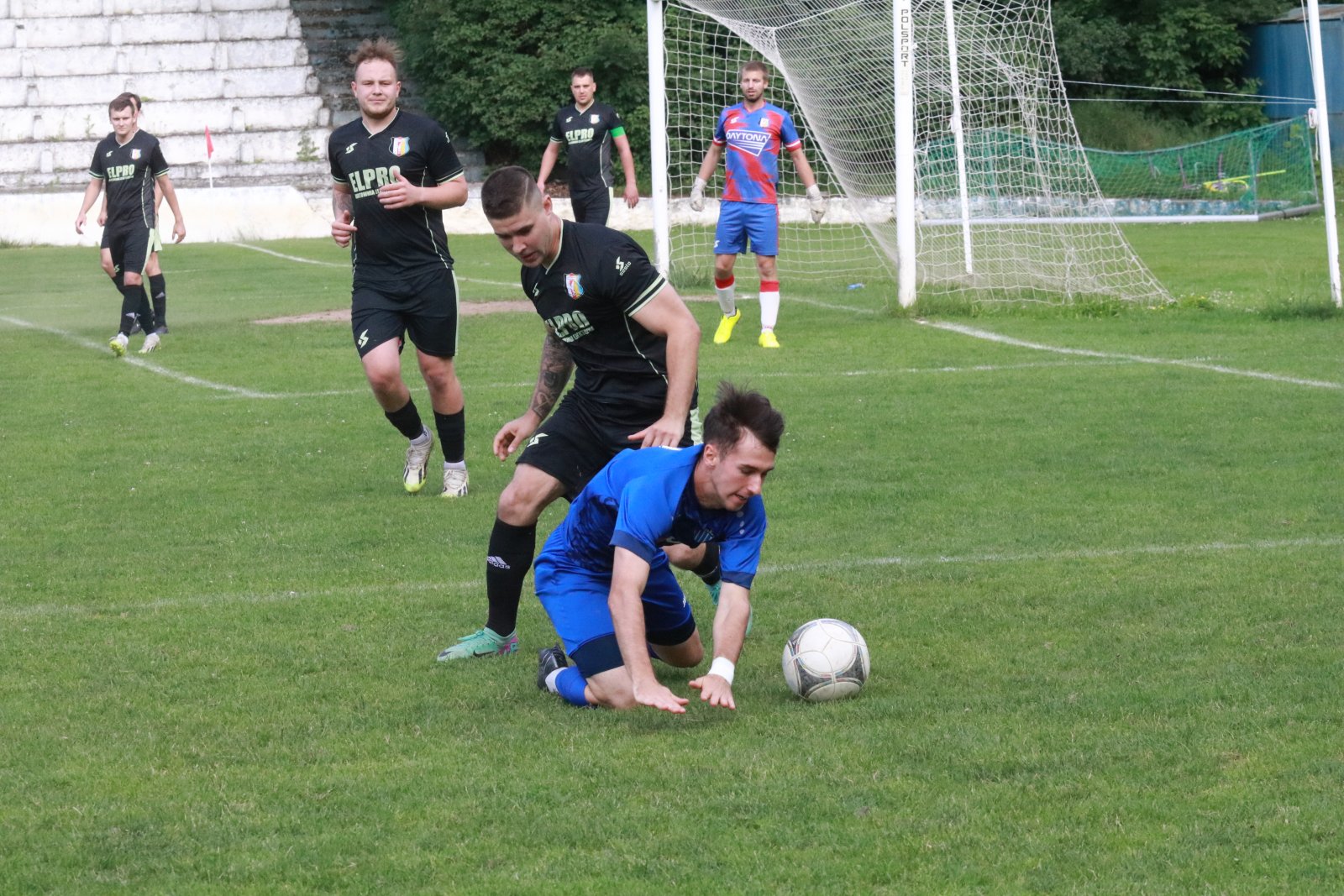 Mimo remisu do przerwy Konfeks 