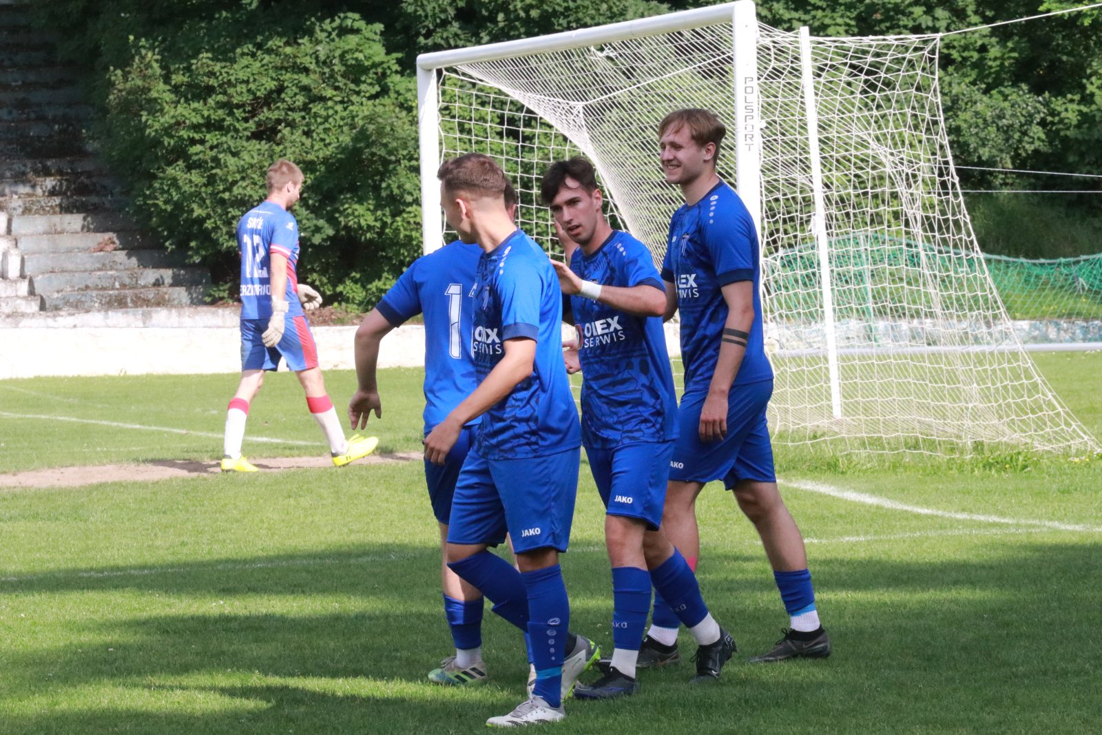 Mimo remisu do przerwy Konfeks 