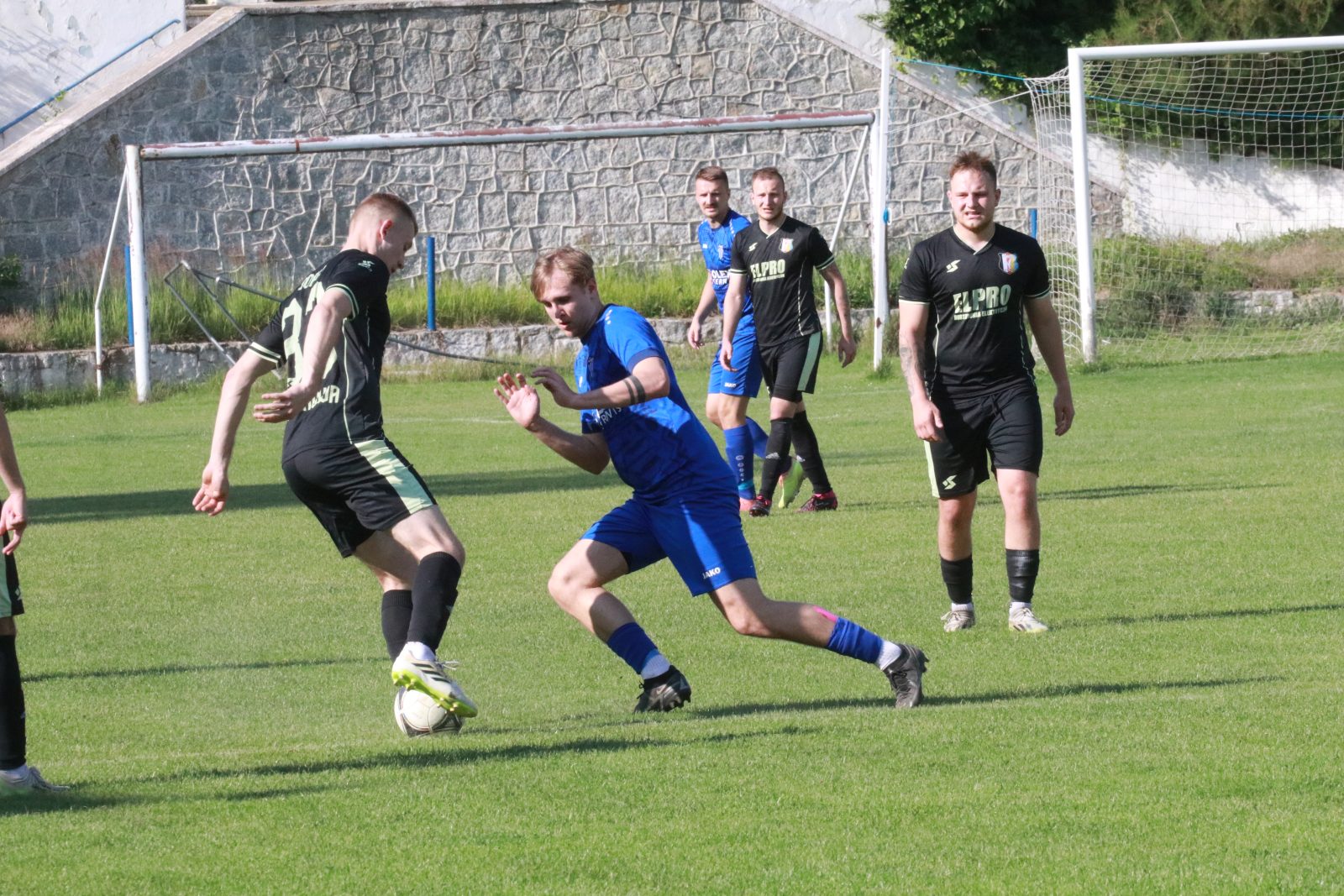 Mimo remisu do przerwy Konfeks 