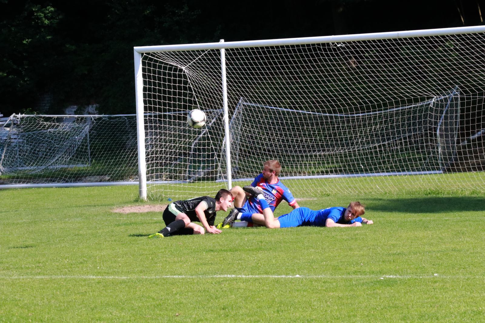 Mimo remisu do przerwy Konfeks 