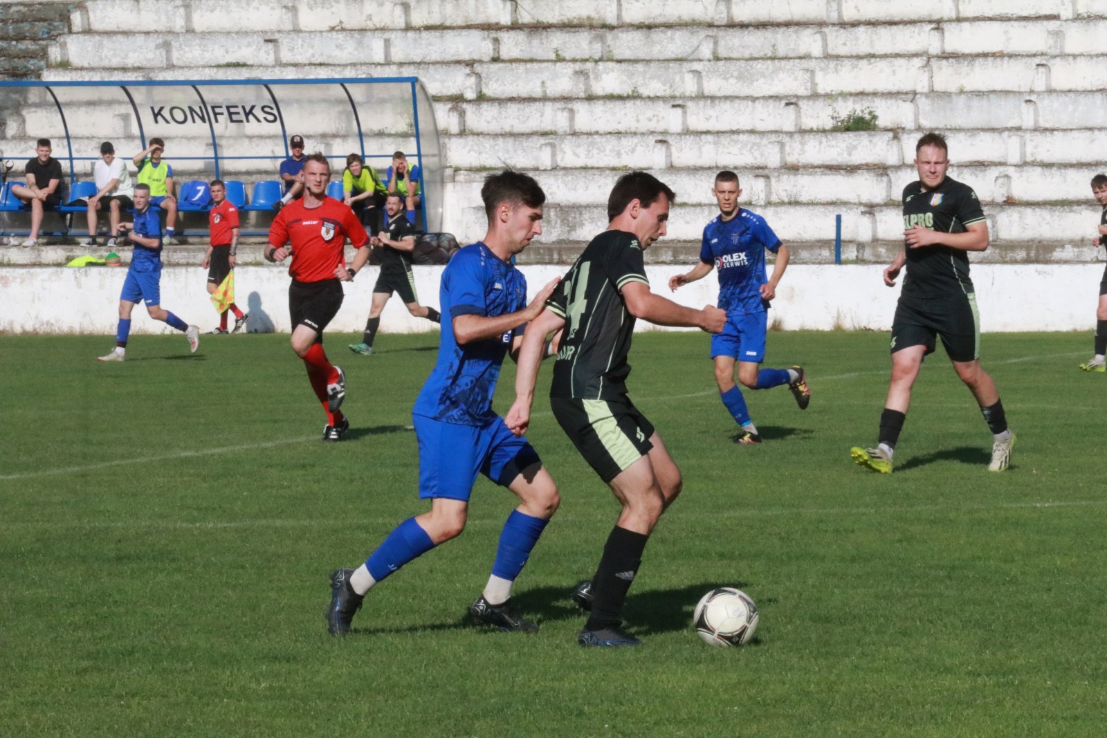 Mimo remisu do przerwy Konfeks 