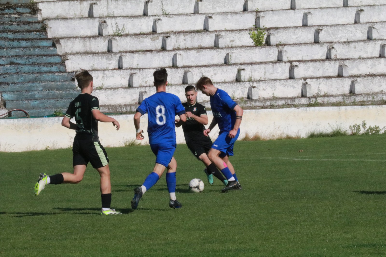 Mimo remisu do przerwy Konfeks 