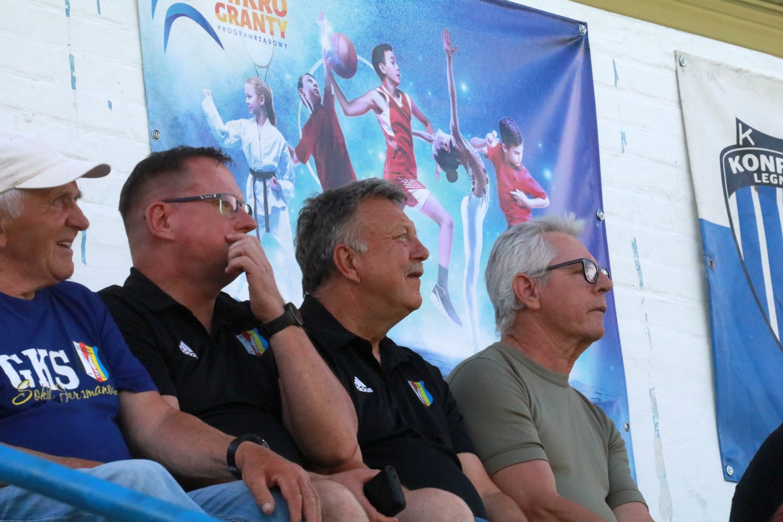 Mimo remisu do przerwy Konfeks 