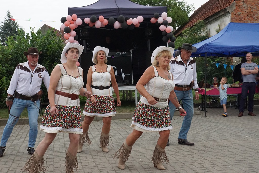 Piknik Rodzinny  w Pątnowie Legnickim: Konkurs lepienia pierogów