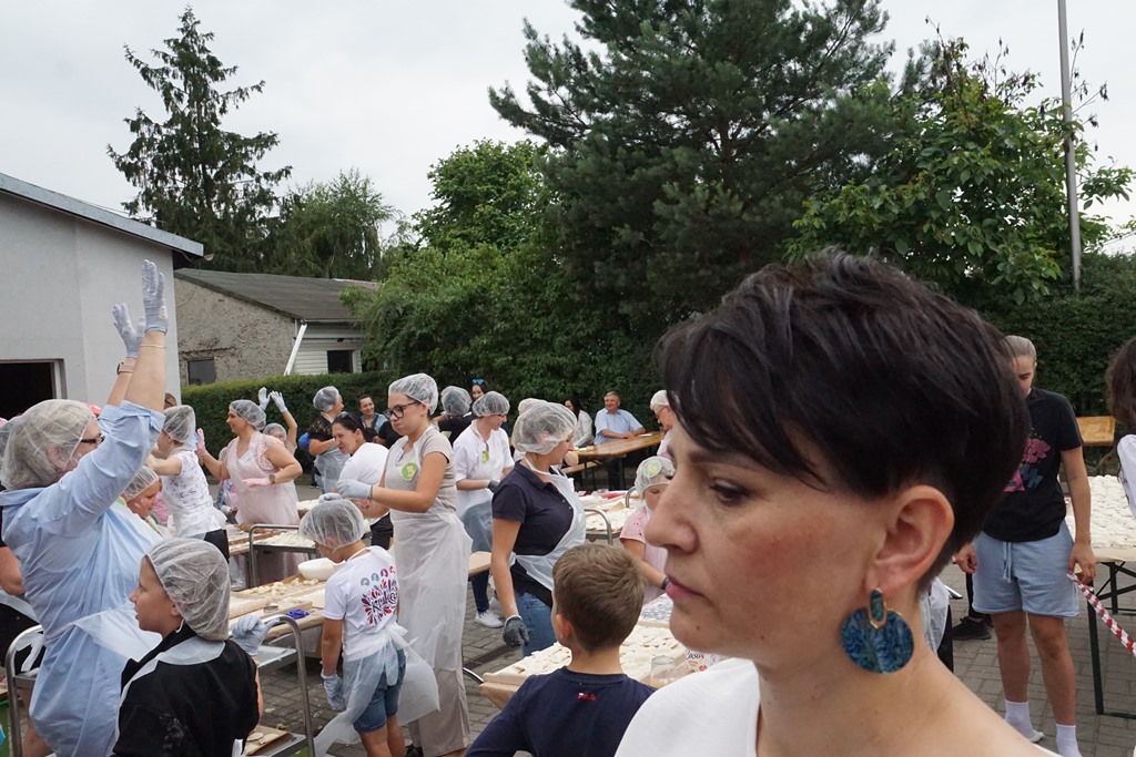 Piknik Rodzinny  w Pątnowie Legnickim: Konkurs lepienia pierogów