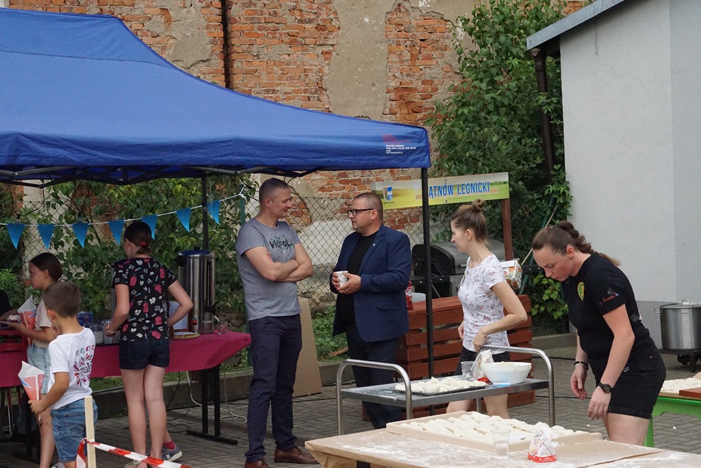 Piknik Rodzinny  w Pątnowie Legnickim: Konkurs lepienia pierogów