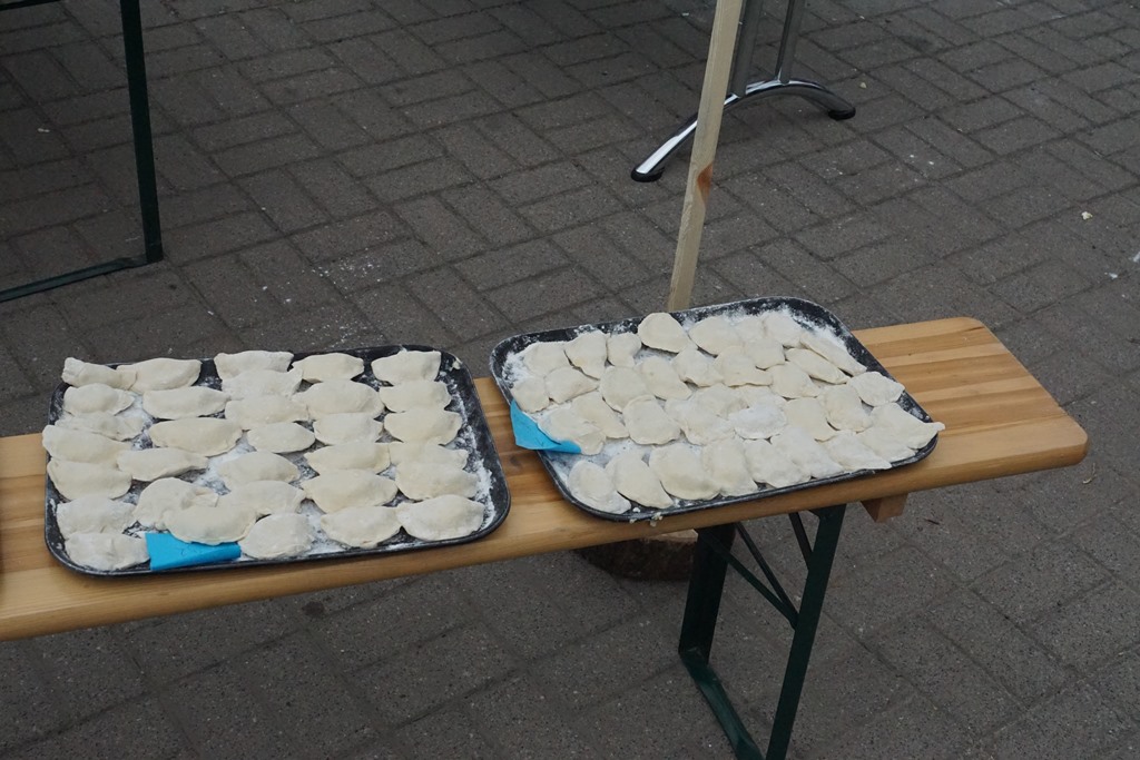 Piknik Rodzinny  w Pątnowie Legnickim: Konkurs lepienia pierogów