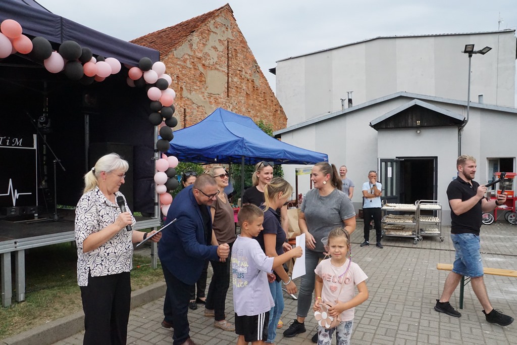 Piknik Rodzinny  w Pątnowie Legnickim: Konkurs lepienia pierogów