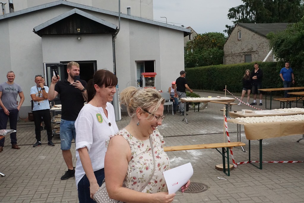 Piknik Rodzinny  w Pątnowie Legnickim: Konkurs lepienia pierogów