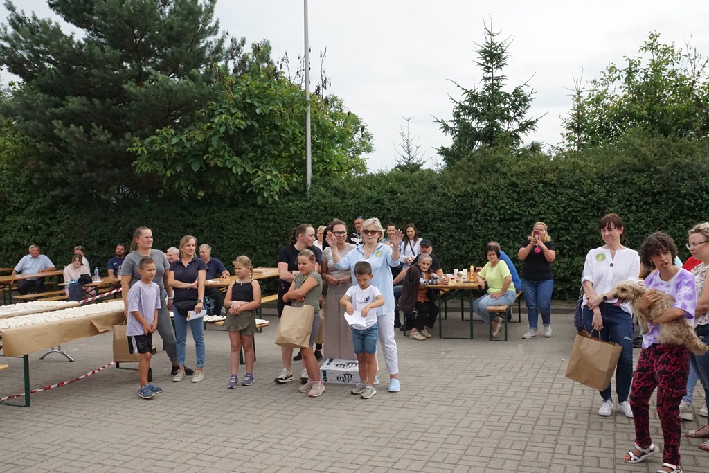 Piknik Rodzinny  w Pątnowie Legnickim: Konkurs lepienia pierogów