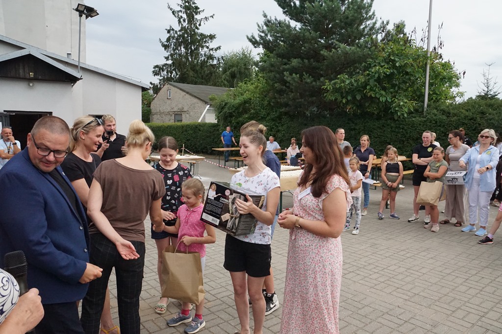 Piknik Rodzinny  w Pątnowie Legnickim: Konkurs lepienia pierogów