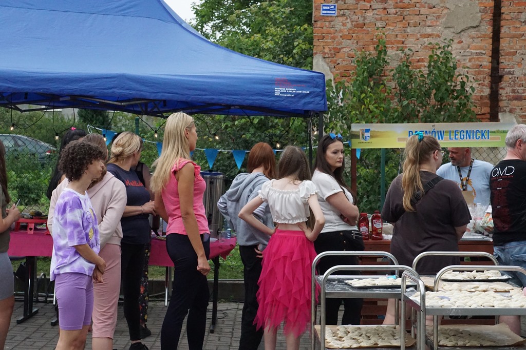 Piknik Rodzinny  w Pątnowie Legnickim: Konkurs lepienia pierogów