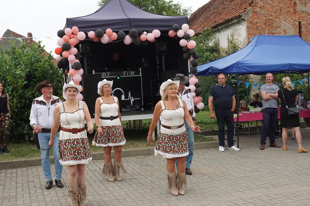 Piknik Rodzinny  w Pątnowie Legnickim: Konkurs lepienia pierogów