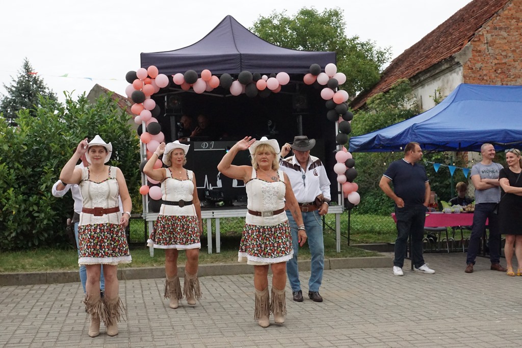 Piknik Rodzinny  w Pątnowie Legnickim: Konkurs lepienia pierogów