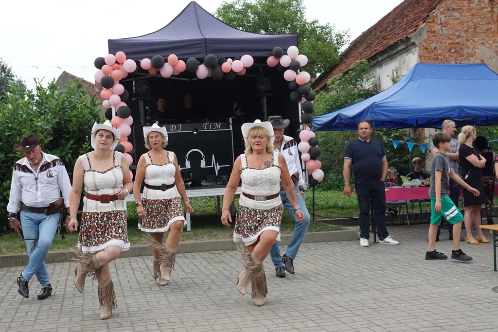 Piknik Rodzinny  w Pątnowie Legnickim: Konkurs lepienia pierogów