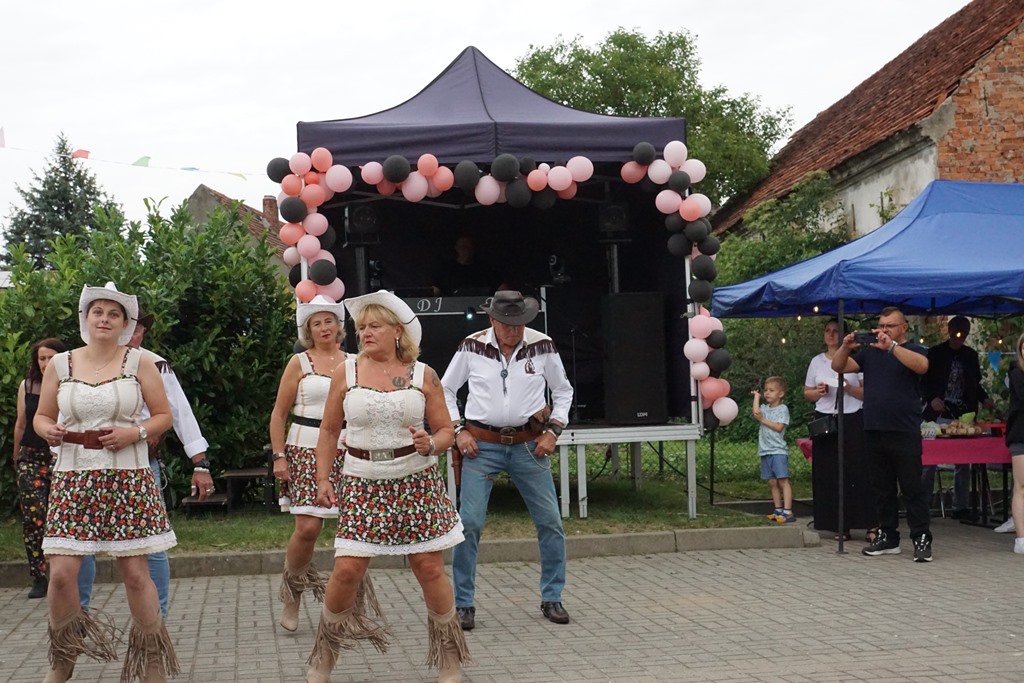 Piknik Rodzinny  w Pątnowie Legnickim: Konkurs lepienia pierogów