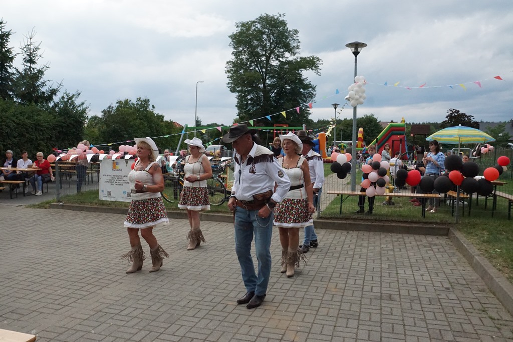 Piknik Rodzinny  w Pątnowie Legnickim: Konkurs lepienia pierogów