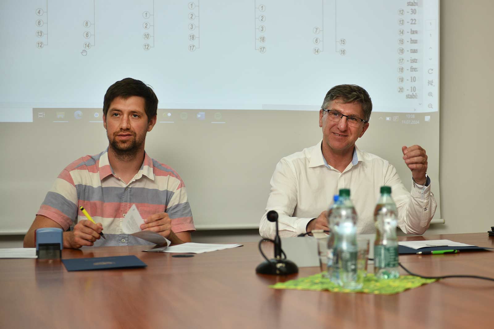 Remonty dróg w powiecie legnickim: Umowy podpisane      
