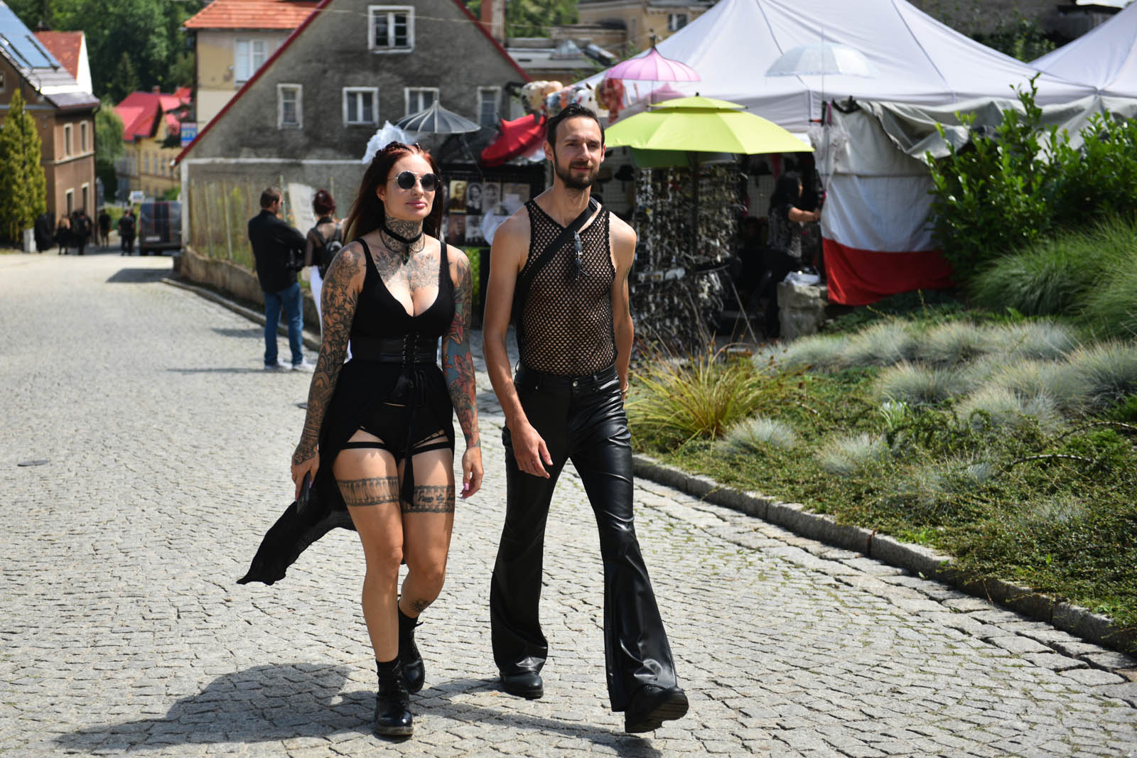Castle Party: Pokaz mody alternatywnej na rynku w Bolkowie