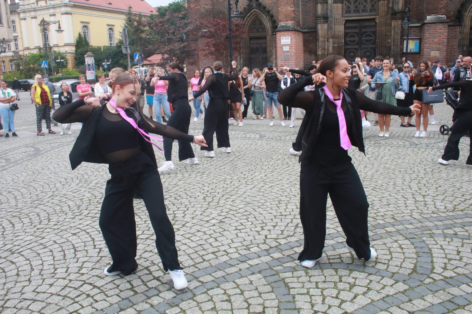 Akcja Pomocy dla Piotrusia Kozyry: Gwiazdy w Galerii Piastów