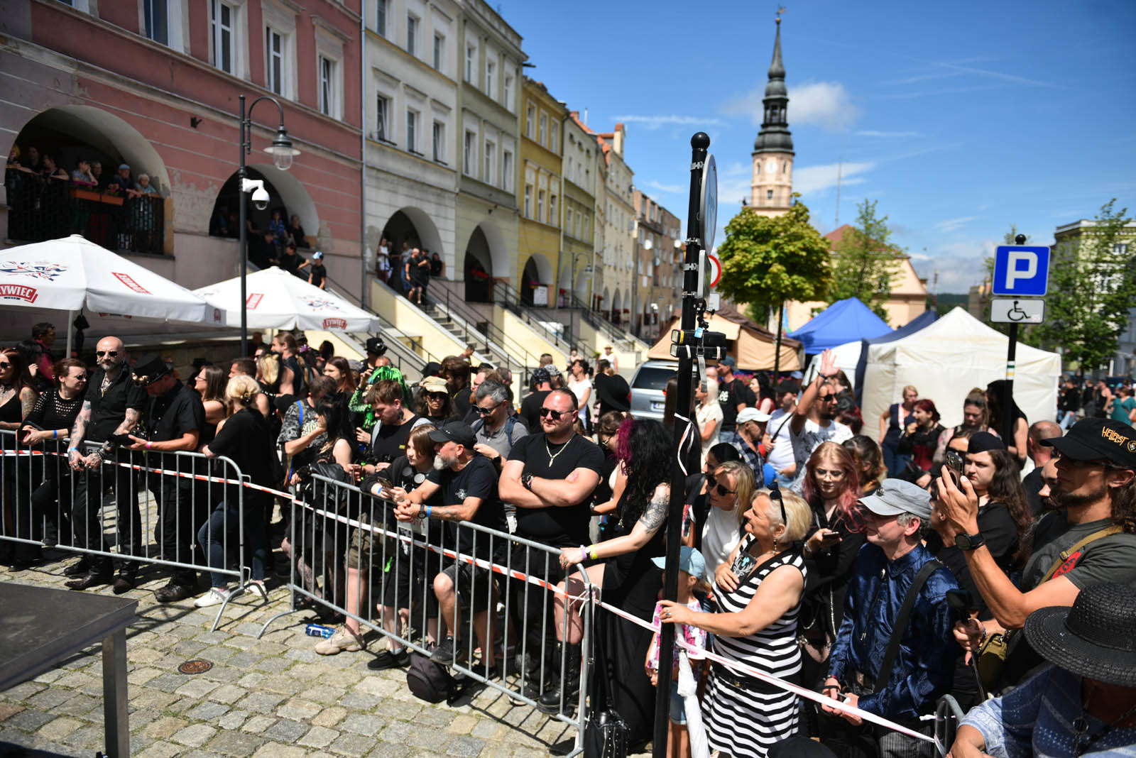 Castle Party: Pokaz mody alternatywnej na rynku w Bolkowie