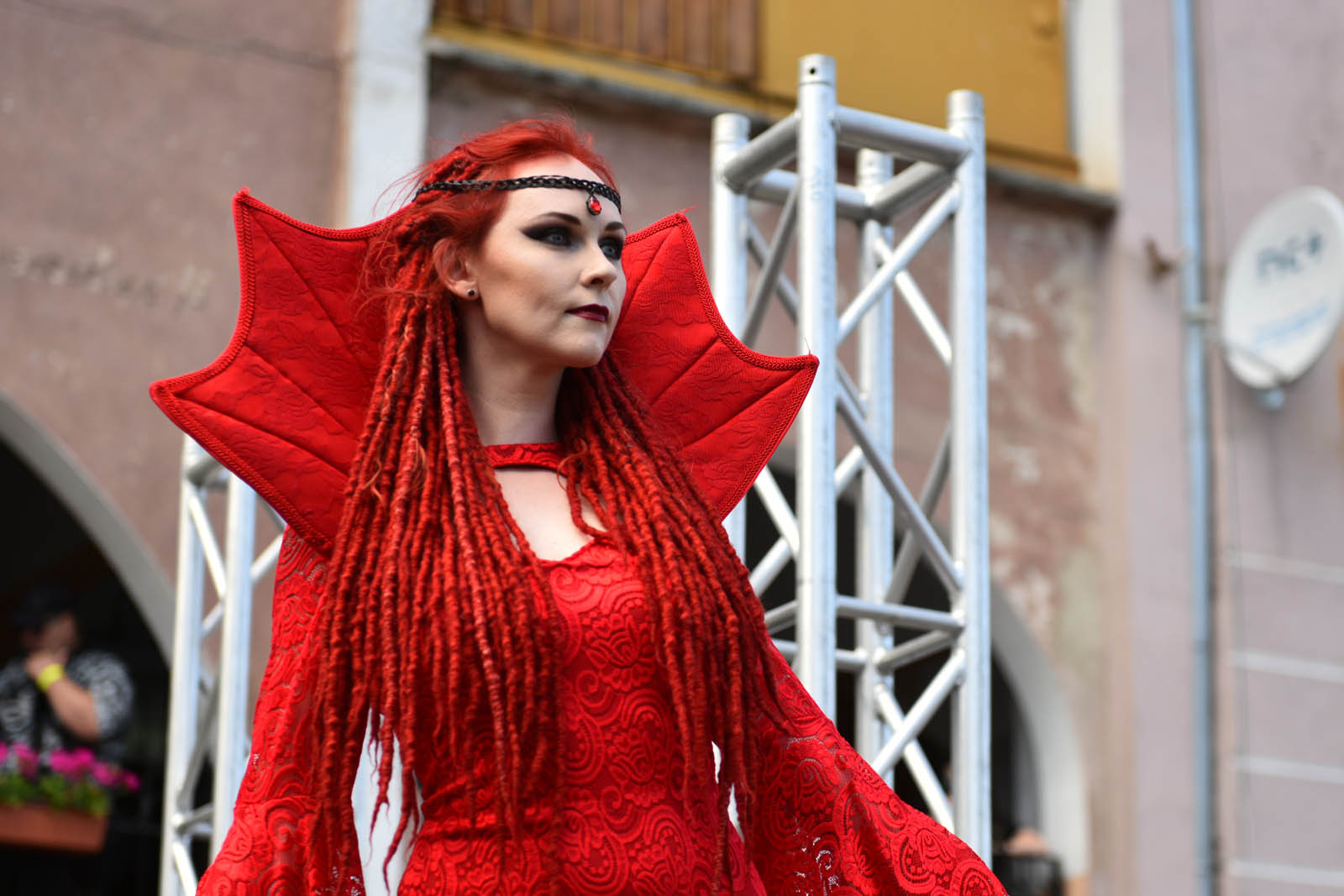 Castle Party: Pokaz mody alternatywnej na rynku w Bolkowie