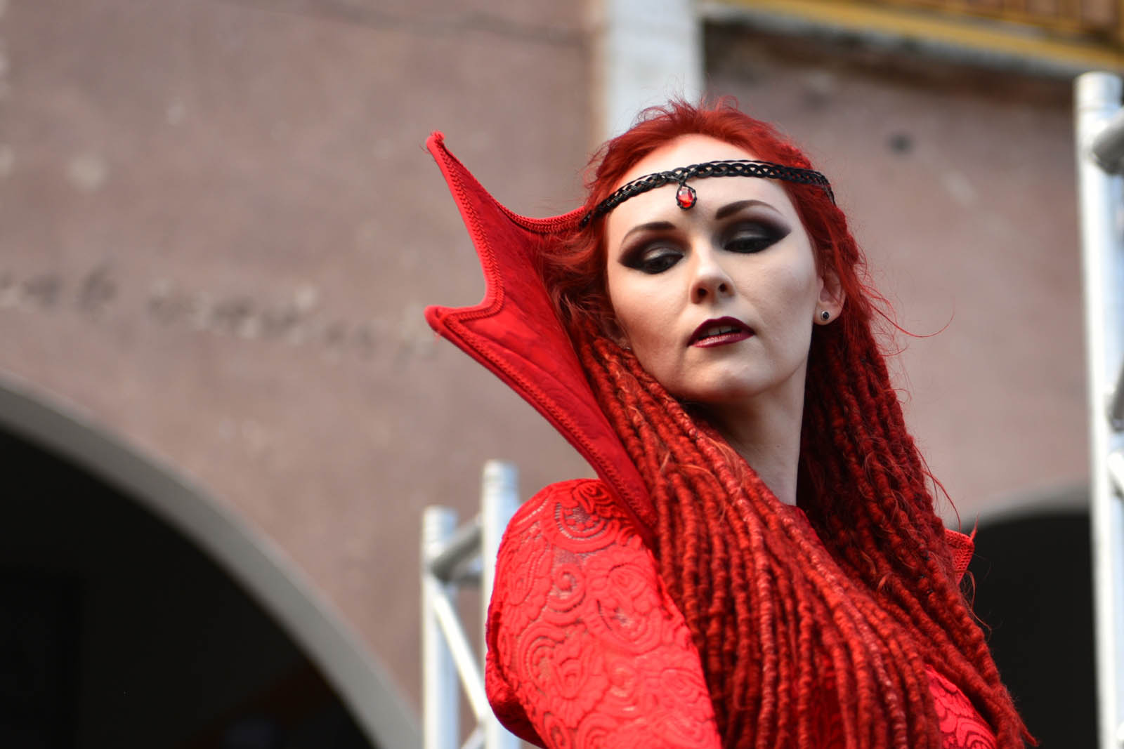 Castle Party: Pokaz mody alternatywnej na rynku w Bolkowie