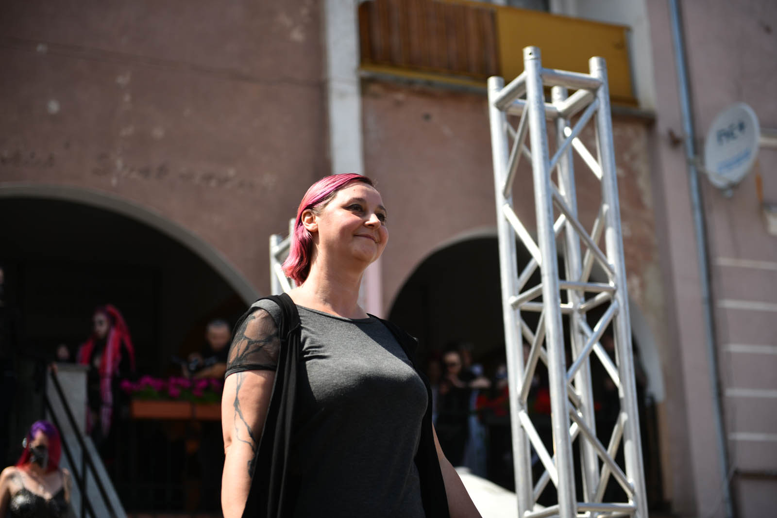 Castle Party: Pokaz mody alternatywnej na rynku w Bolkowie