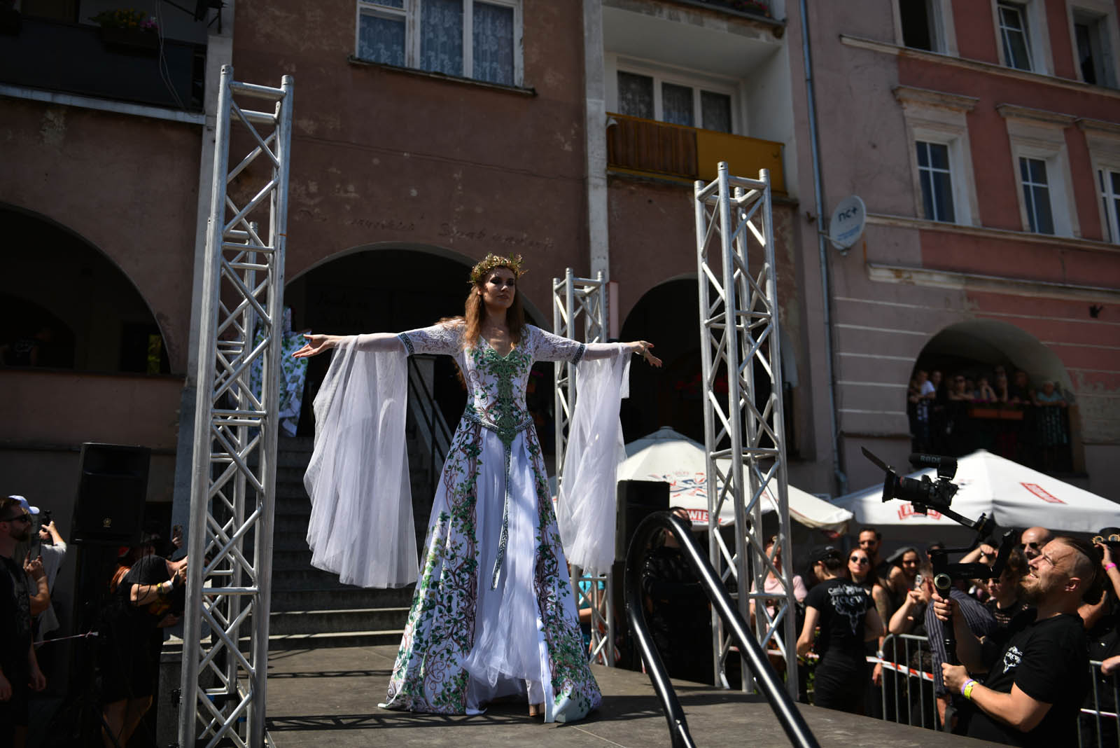 Castle Party: Pokaz mody alternatywnej na rynku w Bolkowie
