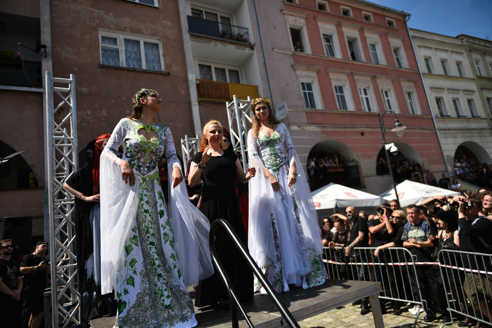 Castle Party: Pokaz mody alternatywnej na rynku w Bolkowie