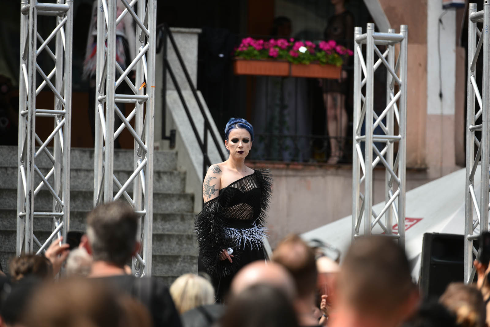 Castle Party: Pokaz mody alternatywnej na rynku w Bolkowie