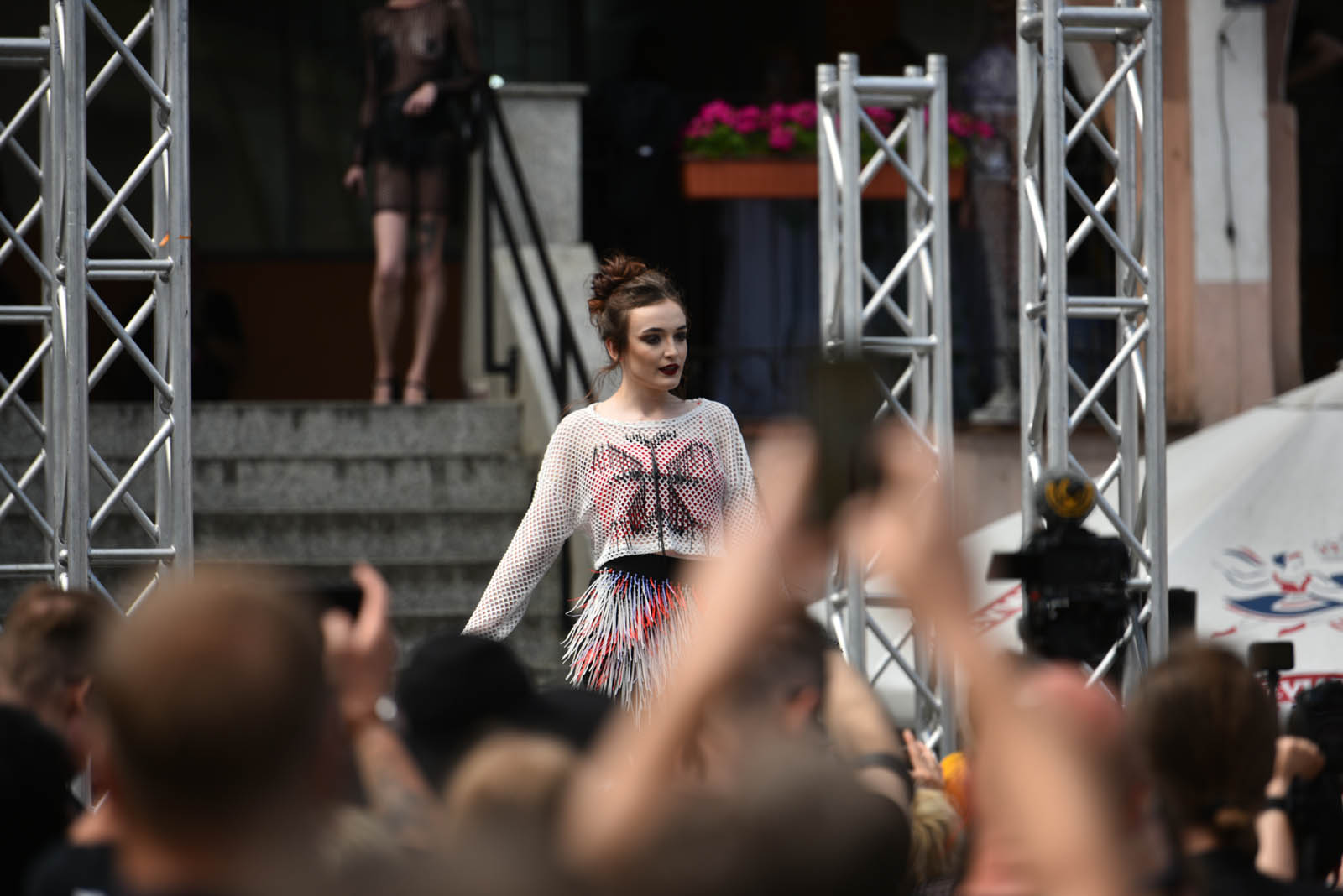 Castle Party: Pokaz mody alternatywnej na rynku w Bolkowie