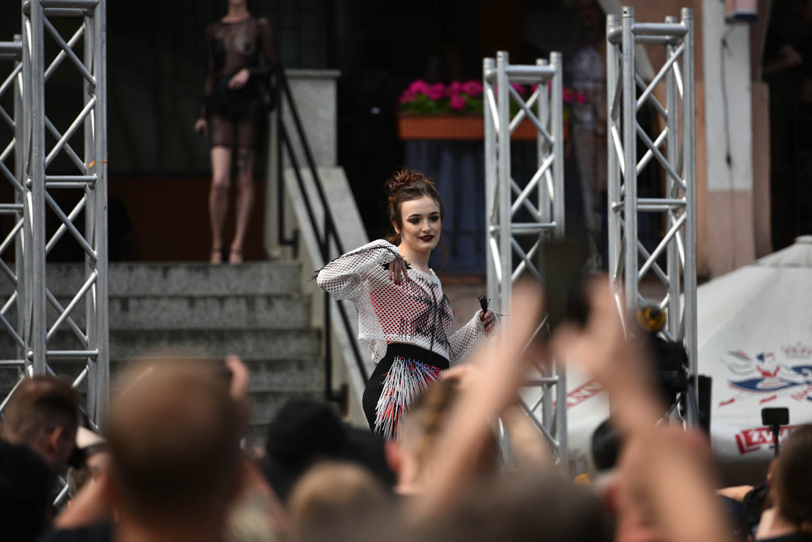 Castle Party: Pokaz mody alternatywnej na rynku w Bolkowie