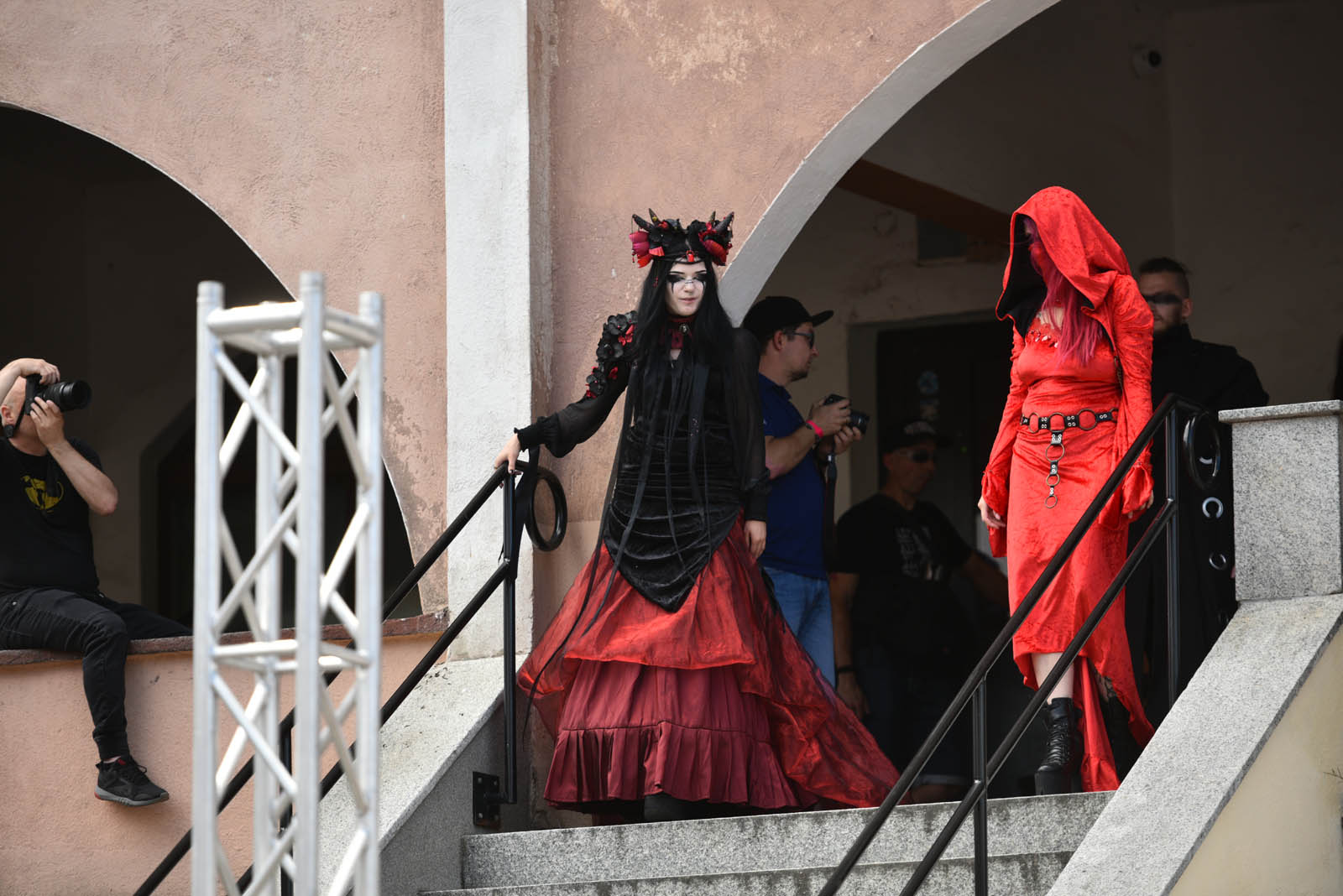 Castle Party: Pokaz mody alternatywnej na rynku w Bolkowie