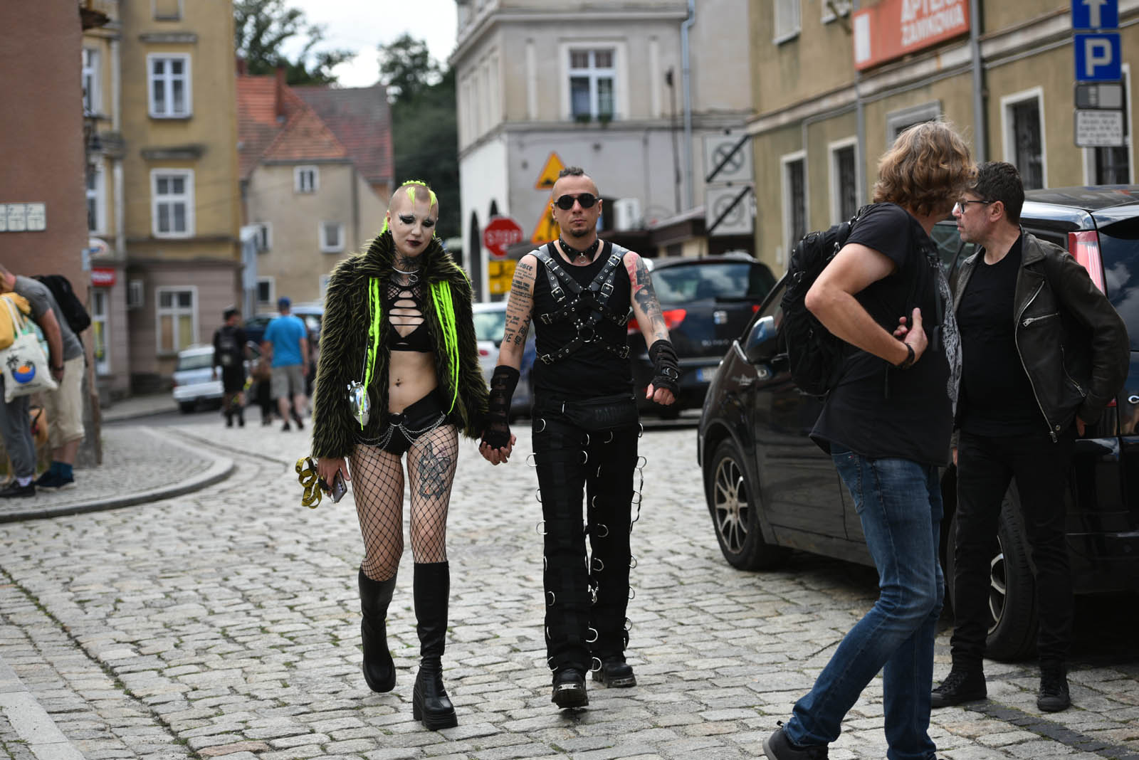 Castle Party: Pokaz mody alternatywnej na rynku w Bolkowie