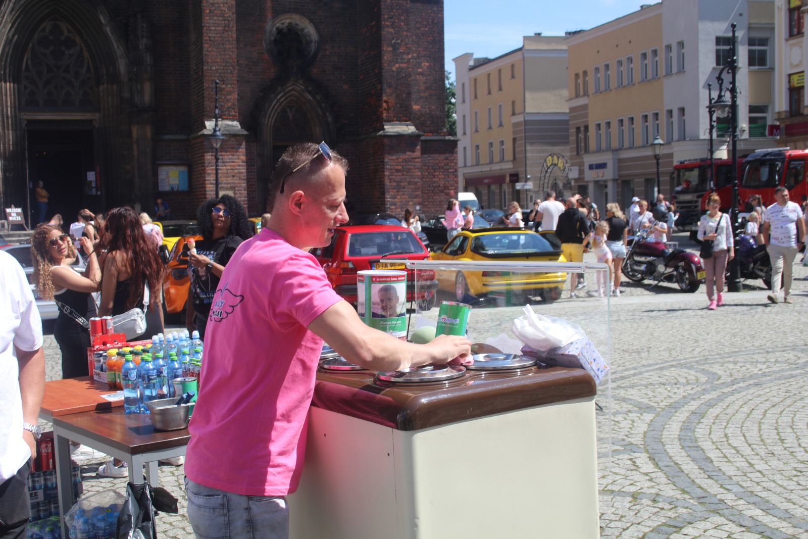 Akcja Pomocy dla Piotrusia Kozyry: Gwiazdy w Galerii Piastów