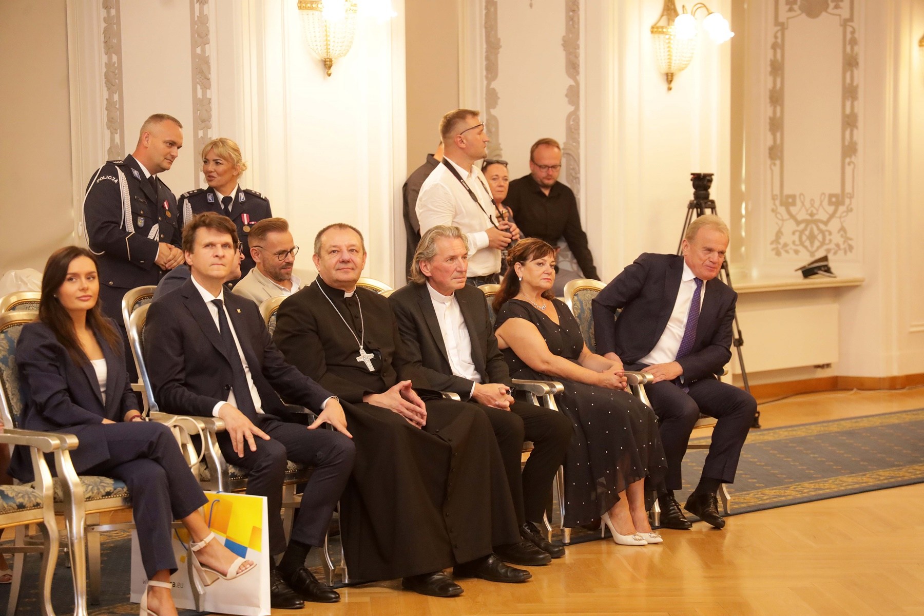 Awanse, odznaczenia i listy gratulacyjne dla policjantów