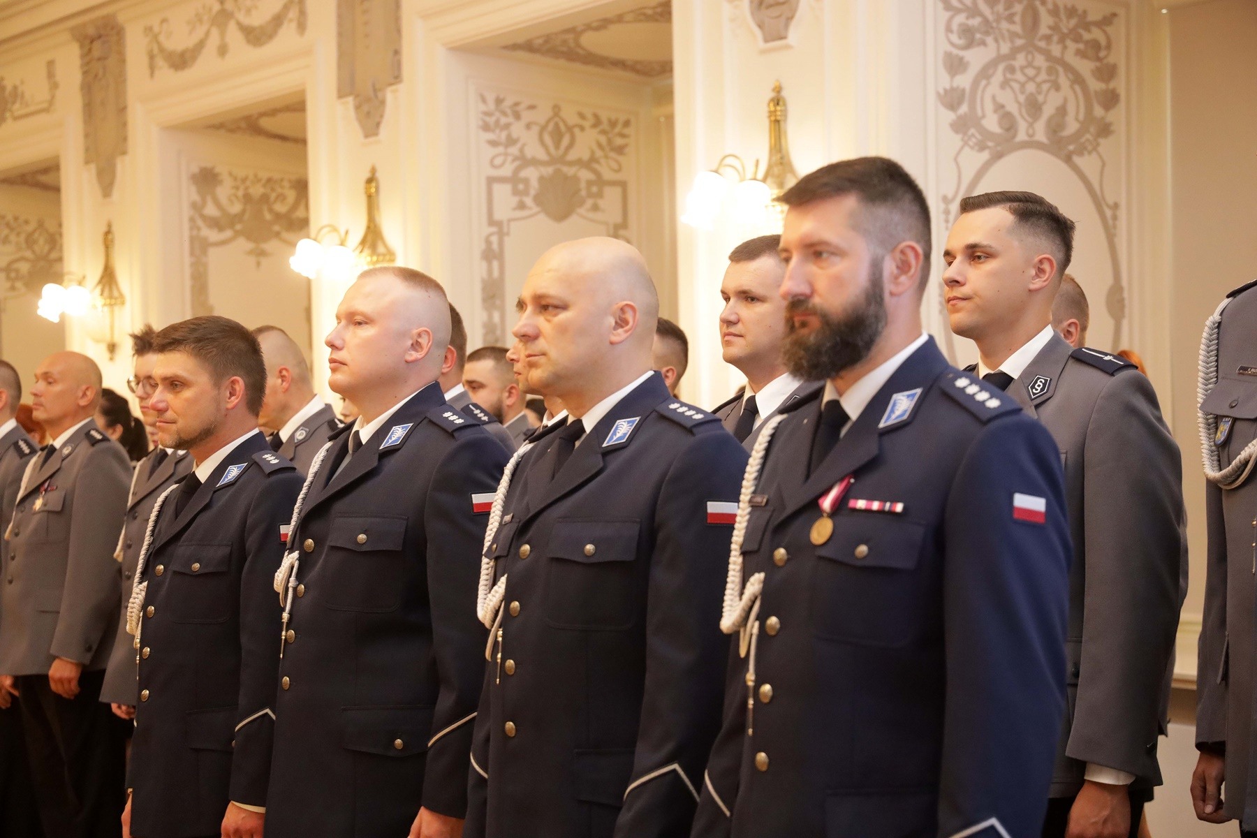 Awanse, odznaczenia i listy gratulacyjne dla policjantów