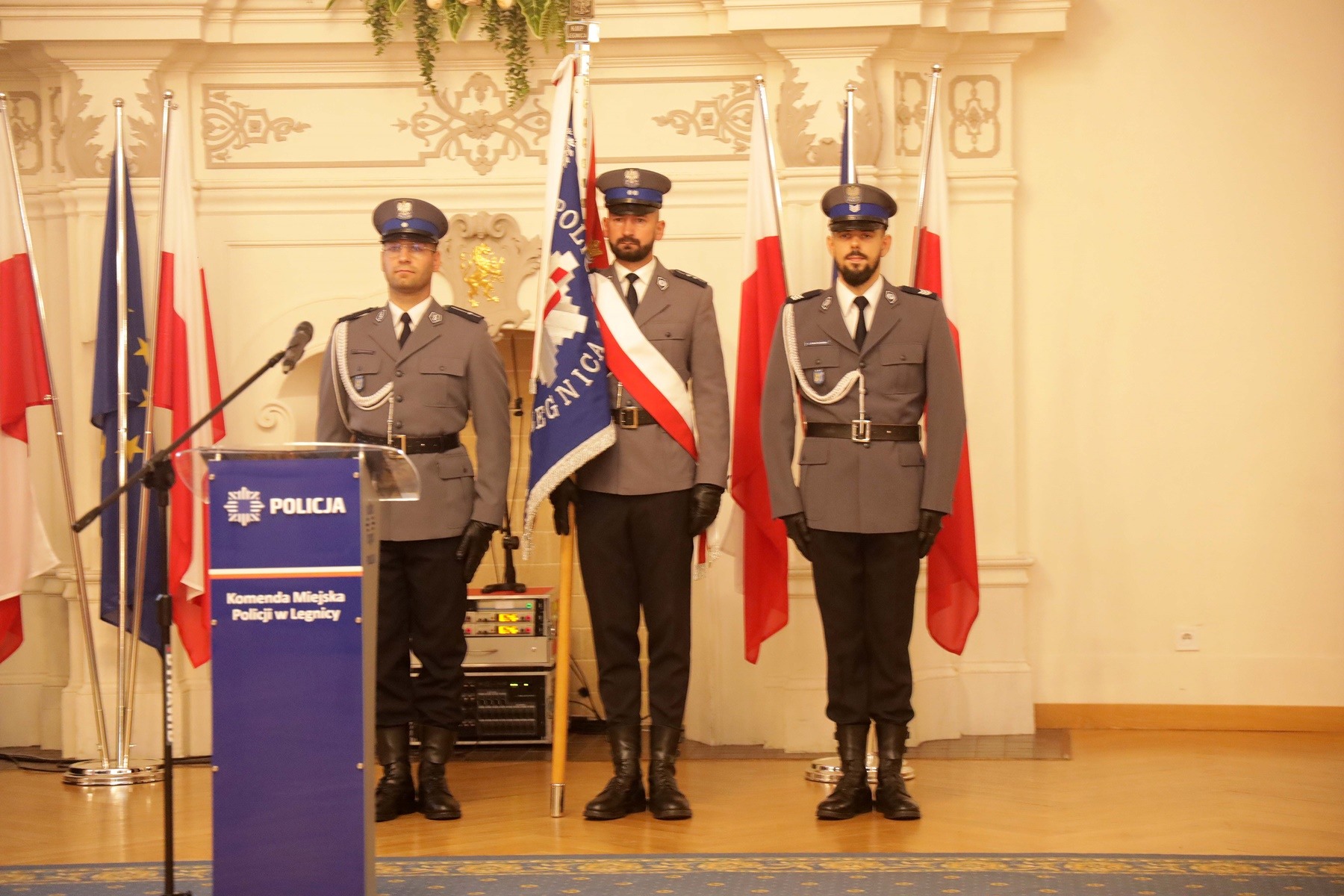 Awanse, odznaczenia i listy gratulacyjne dla policjantów