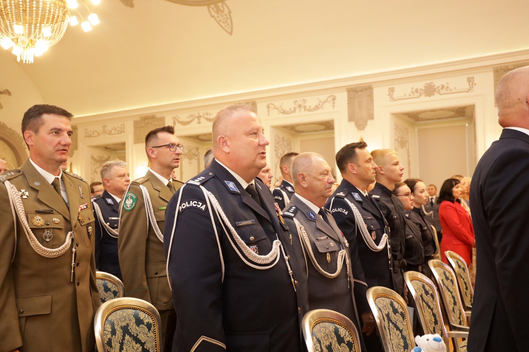 Awanse, odznaczenia i listy gratulacyjne dla policjantów
