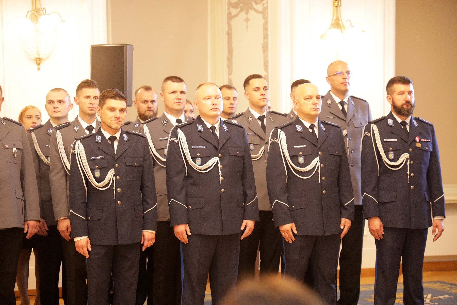Awanse, odznaczenia i listy gratulacyjne dla policjantów