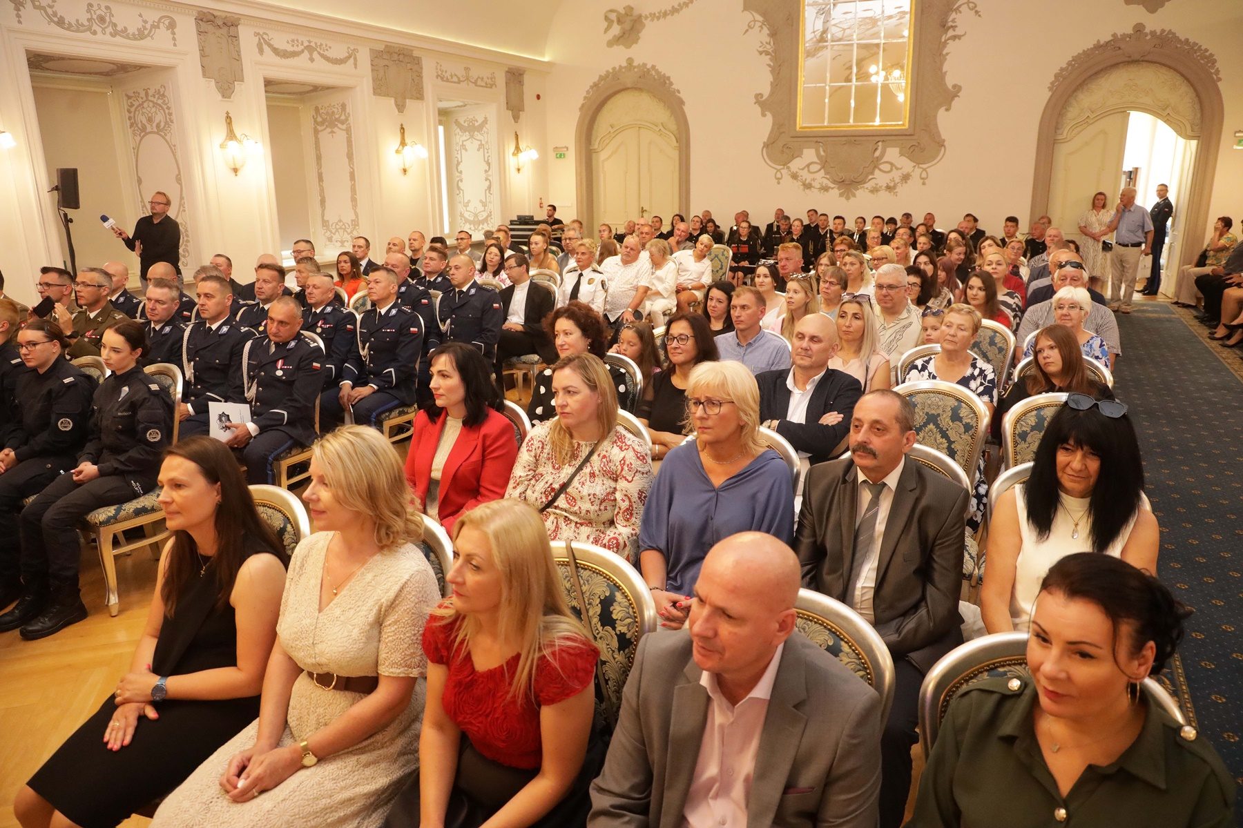 Awanse, odznaczenia i listy gratulacyjne dla policjantów