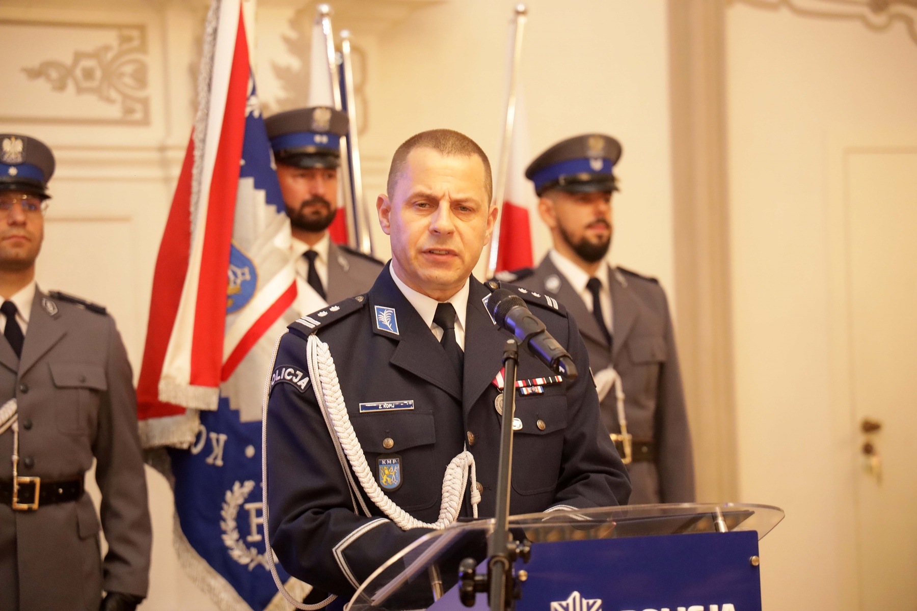 Awanse, odznaczenia i listy gratulacyjne dla policjantów